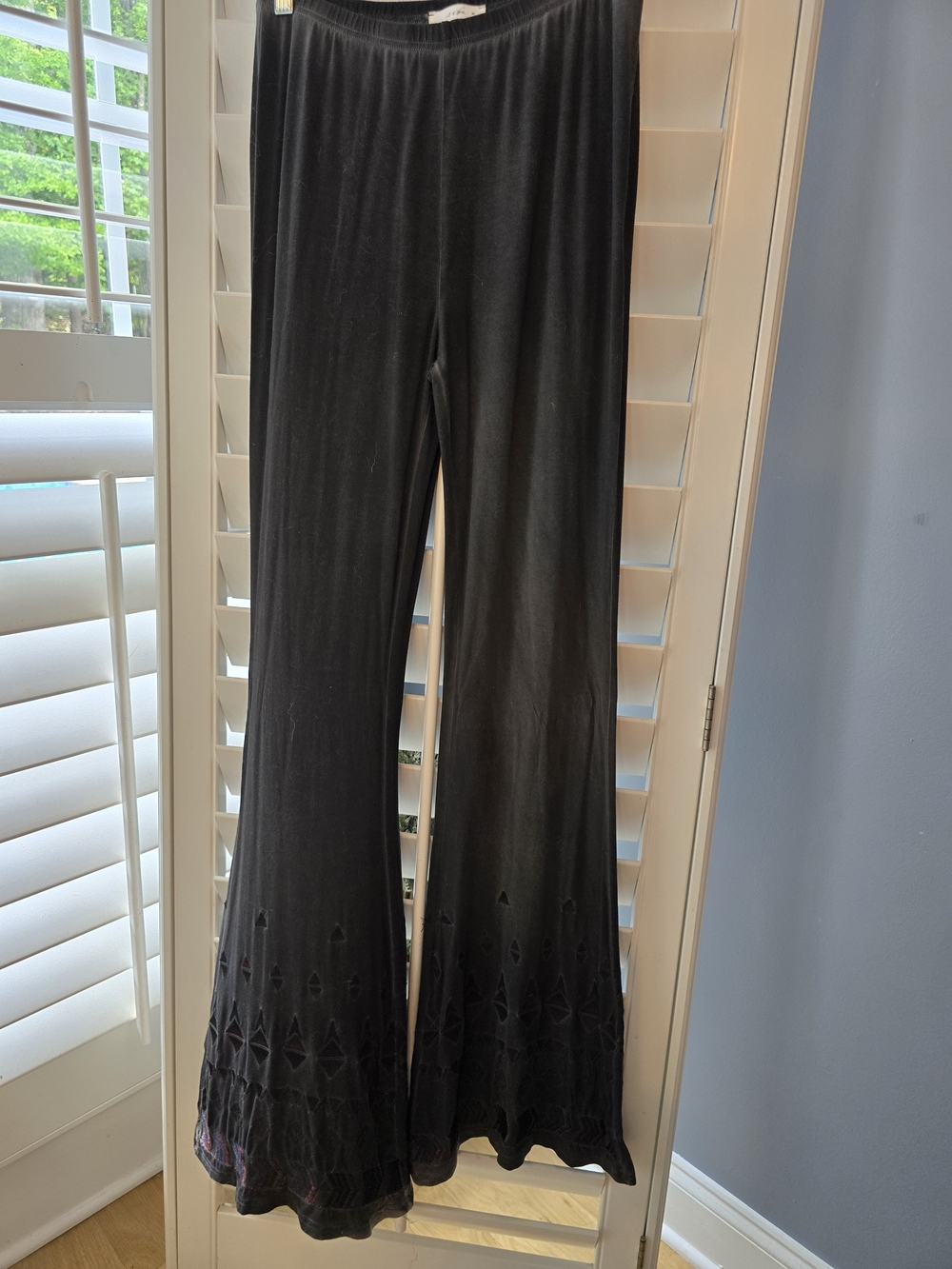 Black Wide-Leg Women's Pants with Decorative Hem